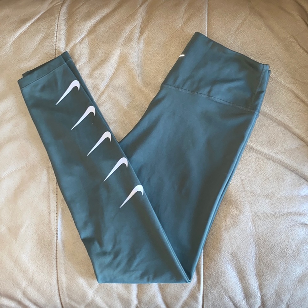 Women’s Nike leggings